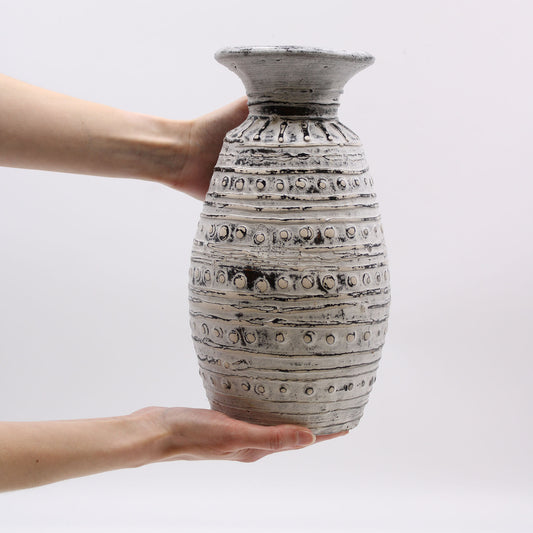 Lombok Classic Cream Shaped Vase